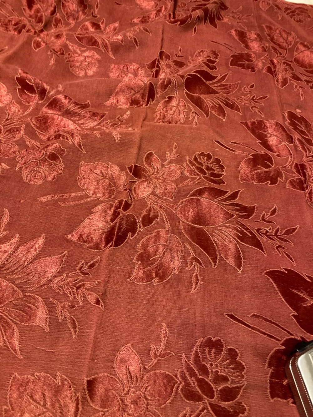 Fabulous 1930s velvet rayon fabric remnant - Picture 9 of 12